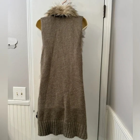 Steve Madden Fur Sweater Vest with Hidden Pockets XL - Picture 5 of 8